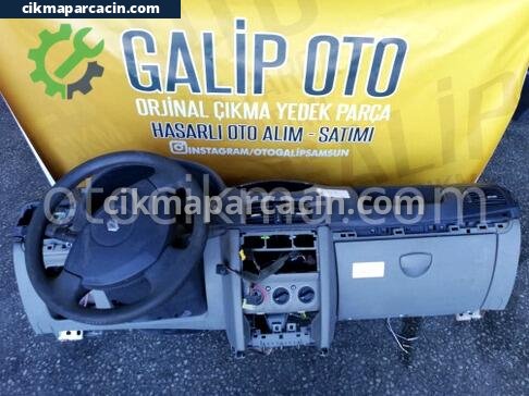 Renault Clio Torpido çıkma parça