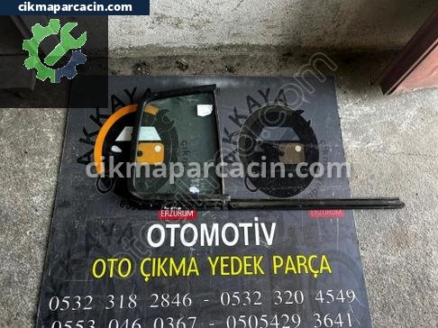 Renault Clio Sağ Arka Kelebek Camı çıkma parça