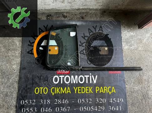 Renault Clio Sağ Arka Kelebek Camı çıkma parça
