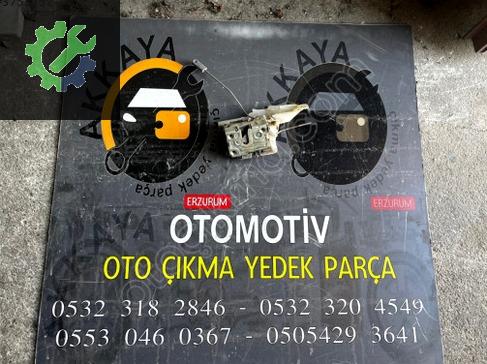 Renault Clio Sağ Ön Kapı Kilidi çıkma parça