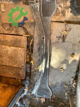 Renault Clio Ön Cam Izgarası çıkma parça