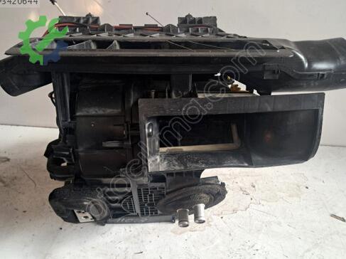Renault Clio Kalorifer Kutusu çıkma parça