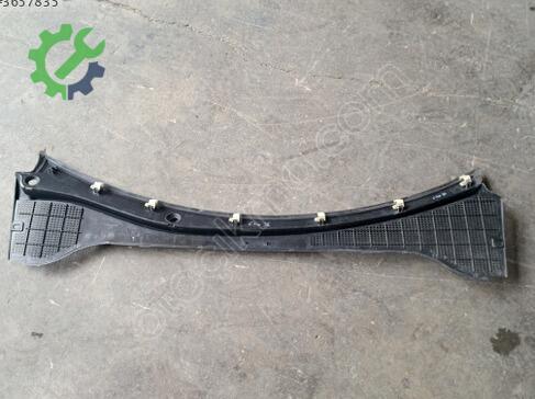 Renault Clio Ön Cam Izgarası 8200290131 çıkma parça