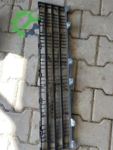 Renault Clio 3 ön tampon ızgarası 2009 2014 arası