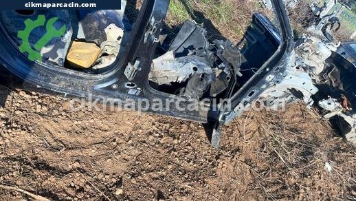 Renault Clio Sağ Marşpiyel Sacı çıkma parça