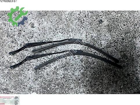 Renault Clio Silecek Kolu çıkma parça
