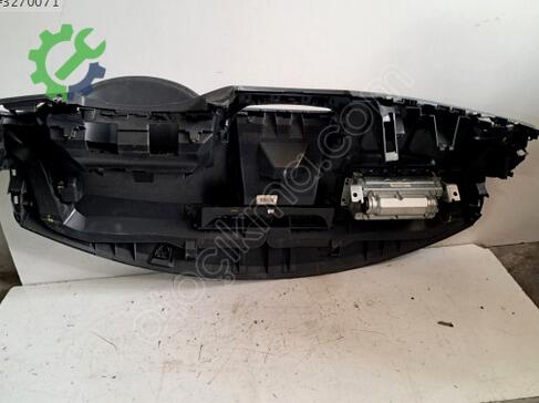 Renault Clio Torpido çıkma parça