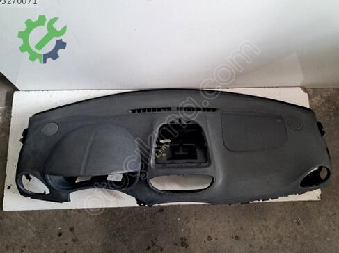 Renault Clio Torpido çıkma parça