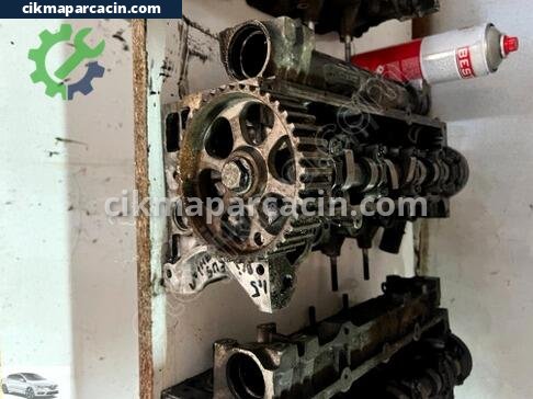 Renault Clio Silindir Kapağı çıkma parça
