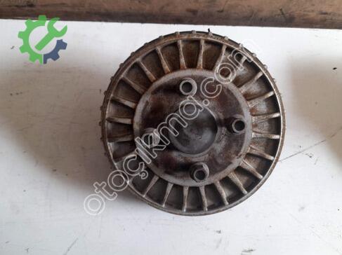 Renault Clio Taşıyıcı çıkma parça