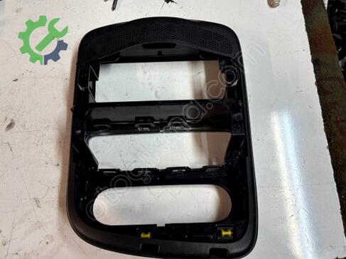 Renault Clio Teyp çıkma parça