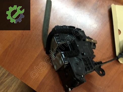 Renault Clio Sol Ön Kapı Kilidi 805033000R çıkma parça