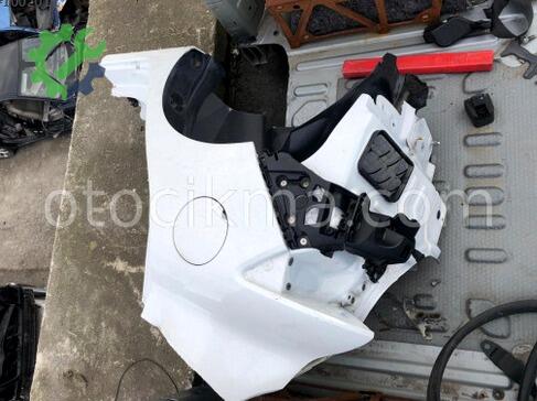 Renault Clio Sağ Arka Çamurluk çıkma parça