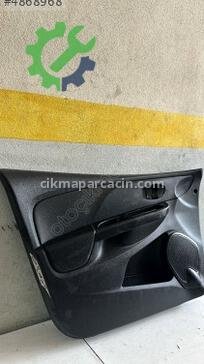 Renault Clio Kapı Döşemesi 1732129X çıkma parça