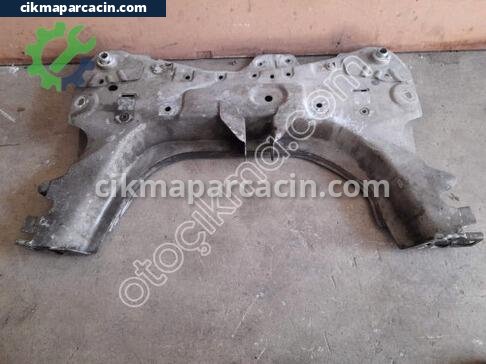 Renault Clio Travers çıkma parça