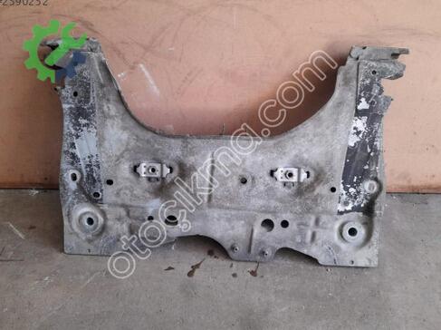 Renault Clio Travers çıkma parça