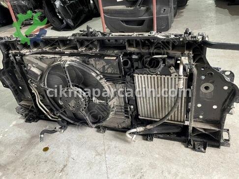 Renault Clio Radyatör çıkma parça