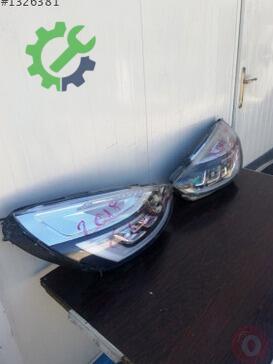 Renault Clio Sağ Ön Far çıkma parça