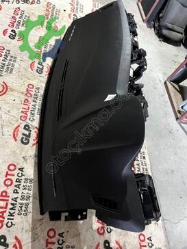 Renault Clio Torpido çıkma parça