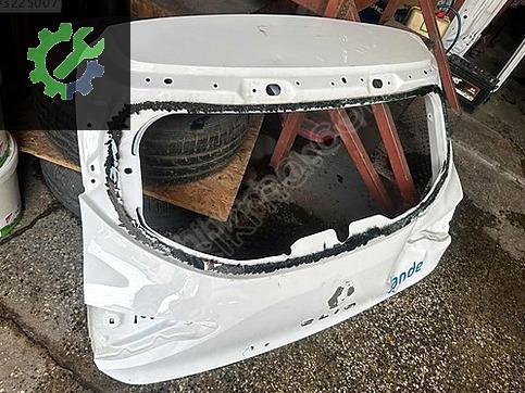 Renault Clio Bagaj Kapağı çıkma parça