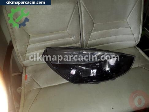 Renault Clio Sağ Ön Far çıkma parça