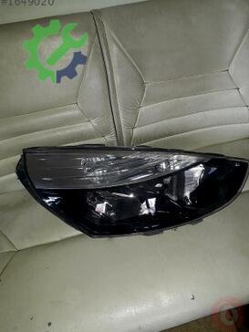 Renault Clio Sağ Ön Far çıkma parça