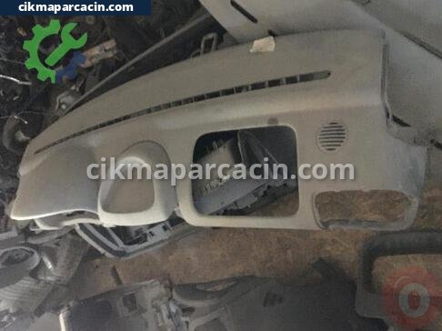 Renault Clio Torpido çıkma parça