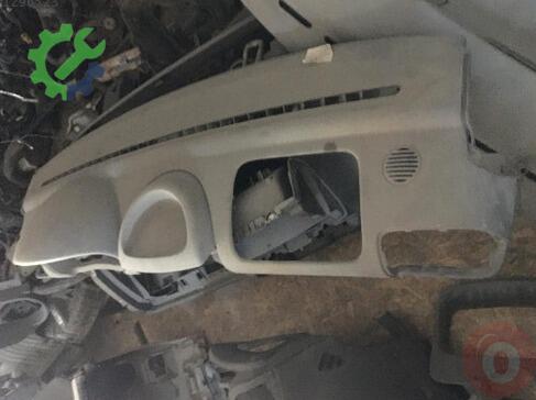 Renault Clio Torpido çıkma parça