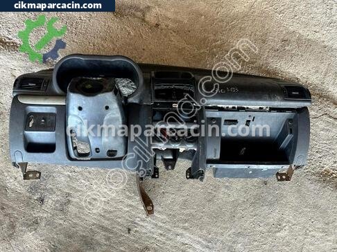 Renault Clio Göğüs çıkma parça