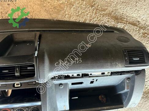 Renault Clio Göğüs çıkma parça