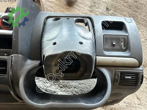 Renault Clio Göğüs çıkma parça