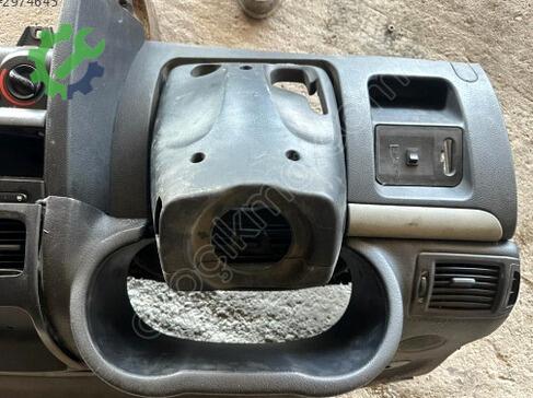 Renault Clio Göğüs çıkma parça