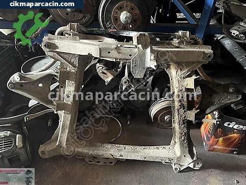 Renault Clio Travers çıkma parça