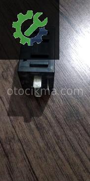 Renault Clio Röle 7700311966 çıkma parça