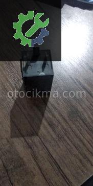 Renault Clio Röle 7700311966 çıkma parça