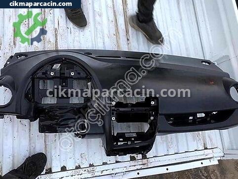 Renault Clio Torpido çıkma parça