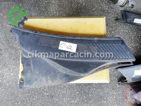 Renault Clio Ön Cam Izgarası çıkma parça