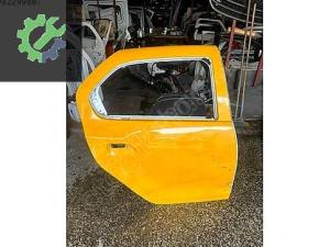 RENAULT CLİO SAĞ ARKA KAPI ÇIKMA ORJİNAL