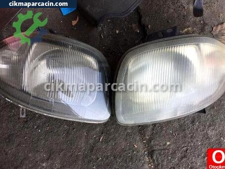 Renault Clio Sağ Ön Far çıkma parça