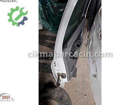 Renault Clio Sağ Arka Kapı çıkma parça