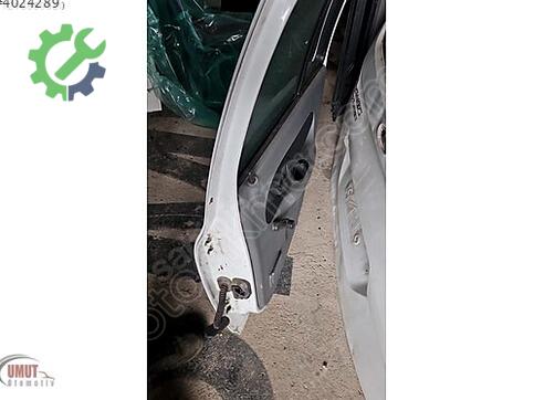 Renault Clio Sağ Arka Kapı çıkma parça
