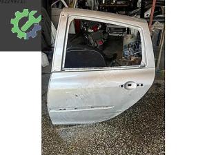 RENAULT CLİO SOL ARKA KAPI ÇIKMA ORJİNAL