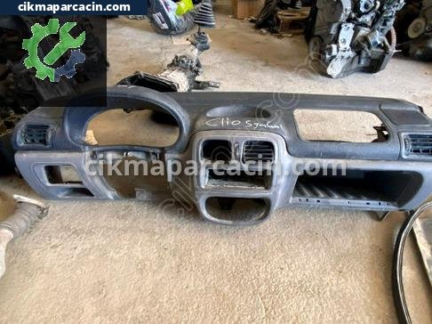 Renault Clio Göğüslük çıkma parça