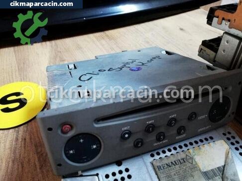 Renault Clio Teyp çıkma parça