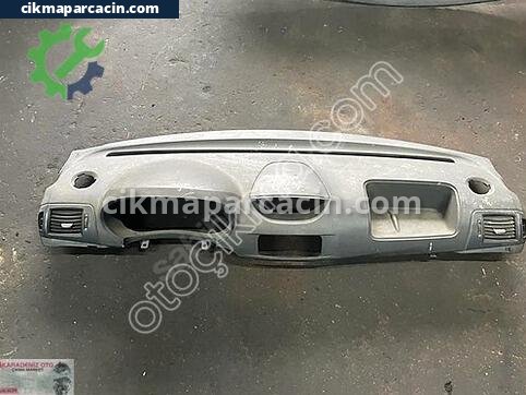 Renault Clio Torpido çıkma parça