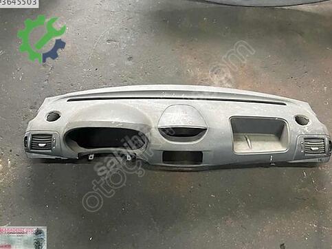 Renault Clio Torpido çıkma parça