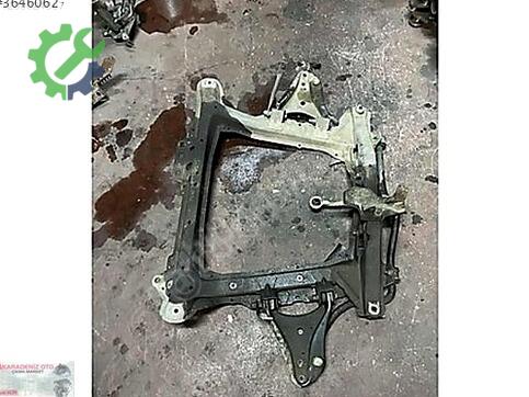 Renault Clio Travers çıkma parça