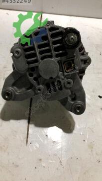 Renault Clio Şarj Dinamosu 8200373636 çıkma parça