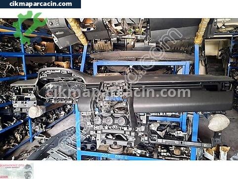 Renault Clio Torpido çıkma parça