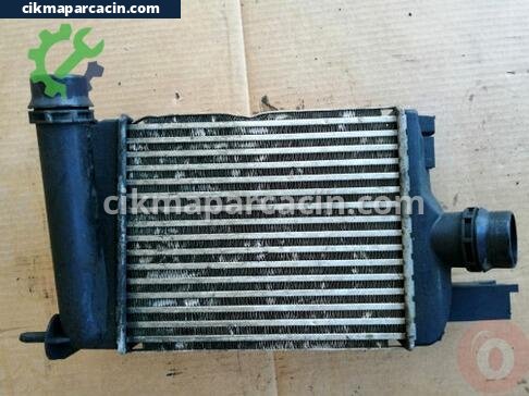 Renault Clio Turbo Radyatörü çıkma parça
